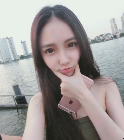 美女爆料直播露胸视频,直播意外走光！美女主播胸部画面引发热议  第2张