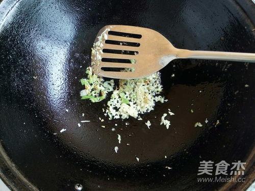 虾爆料炒米饭怎么做视频,家常美味，简单易学  第3张