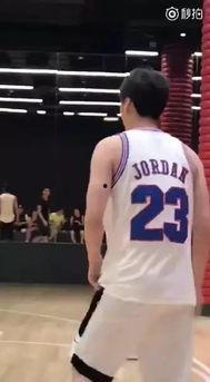 李易峰爆料篮球视频,球场上的“国民偶像”