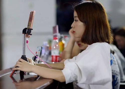 吃瓜女网红视频大全套,吃瓜女网红视频大全集，笑料百出，精彩纷呈！  第2张