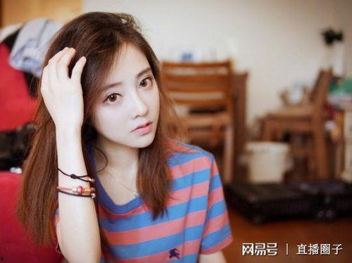 杨晨女网友爆料微博视频,揭秘惊人内幕！  第2张