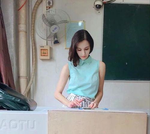 河南郑州王琳网红吃瓜,趣味互动引网友热议  第3张